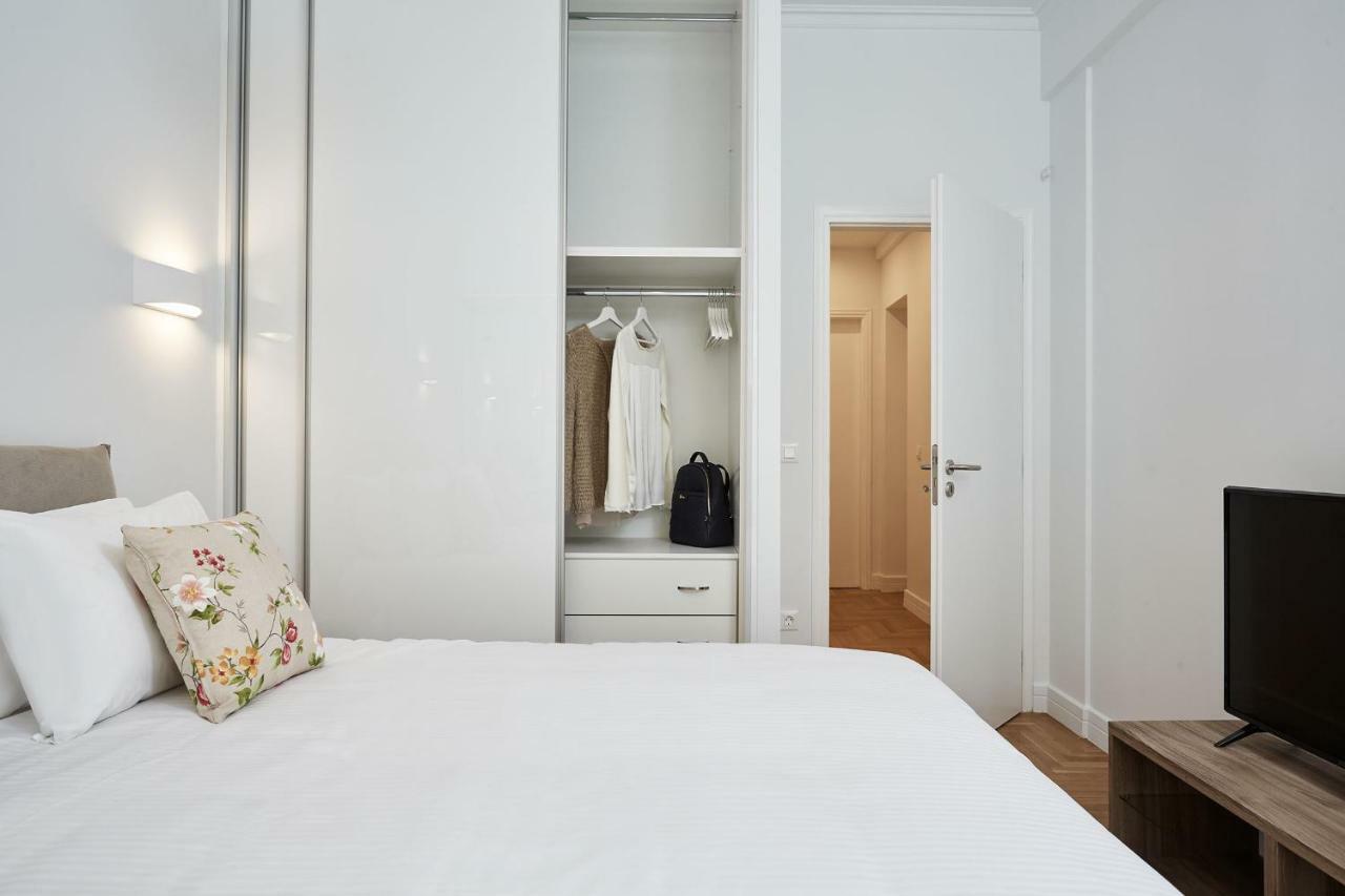 Luxurious Spacious Apt Next To Hilton Hotel Athén Kültér fotó